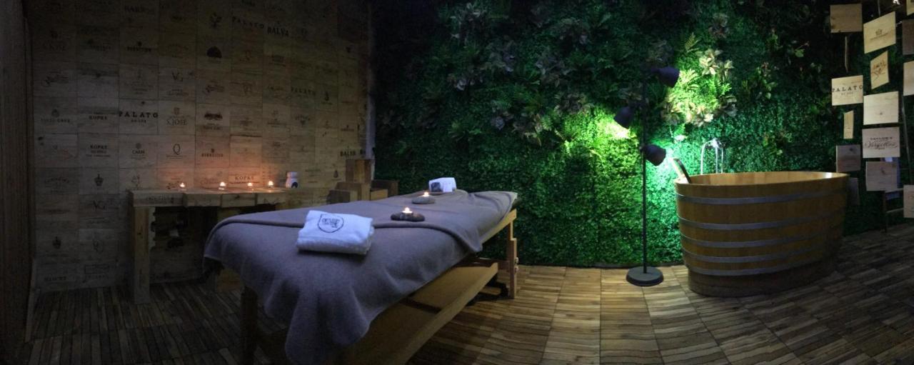 Design & Wine Hotel 卡米尼亚 外观 照片